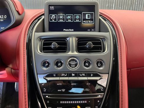 Used 2020 Aston Martin DB11 AMR image 18