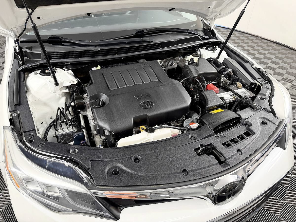 Used 2016 Toyota Avalon Limited FWD image 22