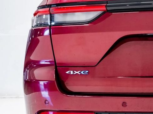 Certified 2022 Jeep Grand Cherokee Limited 4xe AWD/4WD image 36