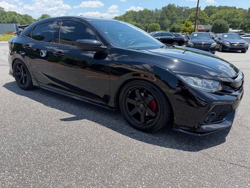 Used 2017 Honda Civic Sport image 5