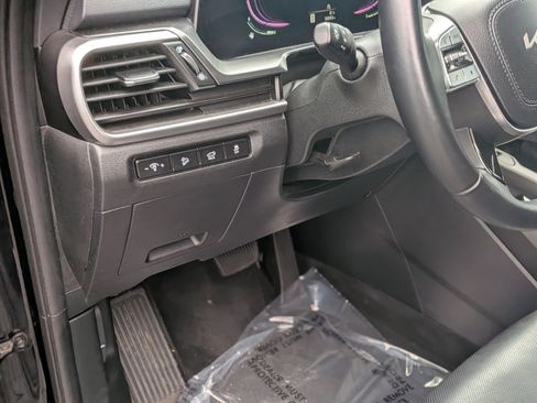 Used 2025 Kia Telluride S AWD/4WD image 17
