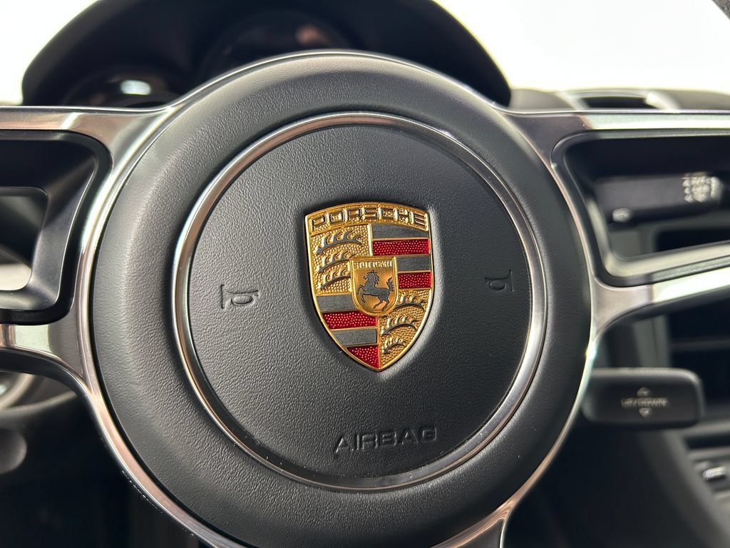 Certified 2016 Porsche Cayman GT4 RWD image 18