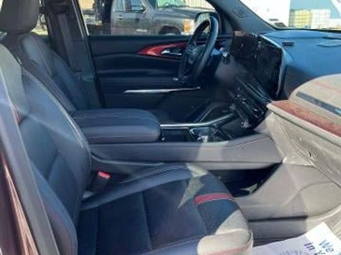 Used 2025 Chevrolet Traverse RS w/ LPO, Floor Liner Package image 10