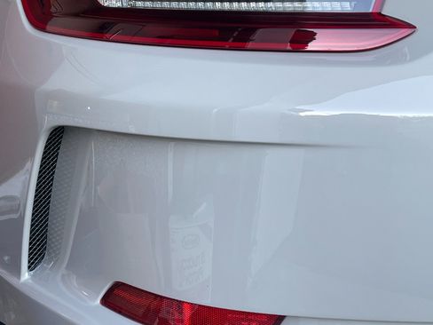 Used 2018 Porsche 911 GT3 RWD image 12