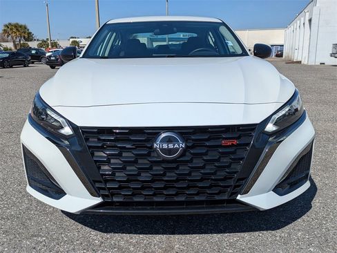 Used 2025 Nissan Altima 2.5 SR image 9