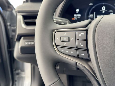 New 2025 Lexus UX 300h FWD image 15