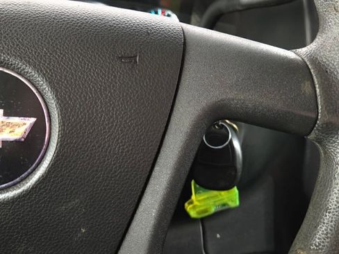 Used 2017 Chevrolet Express 3500 image 26