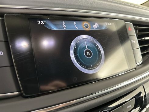 Used 2019 Buick Enclave Essence AWD/4WD image 16