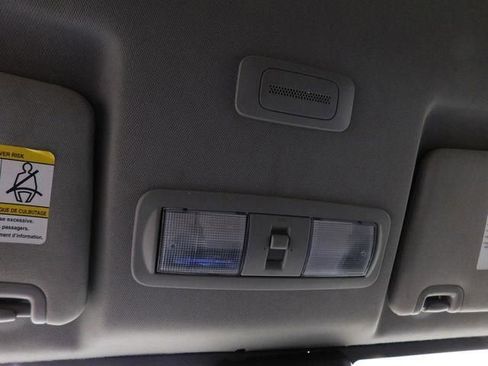 Used 2024 Nissan Frontier SV image 30