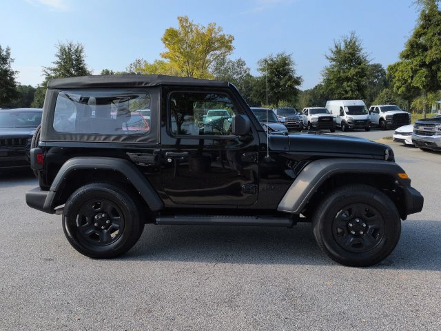 Certified 2022 Jeep Wrangler Sport AWD/4WD image 3