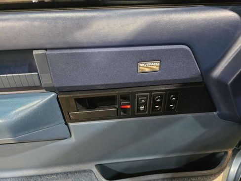 Used 1989 Chevrolet Silverado 1500 2WD Regular Cab image 38