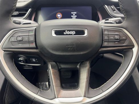 Used 2024 Jeep Grand Cherokee L Limited w/ Luxury Tech Group II image 62