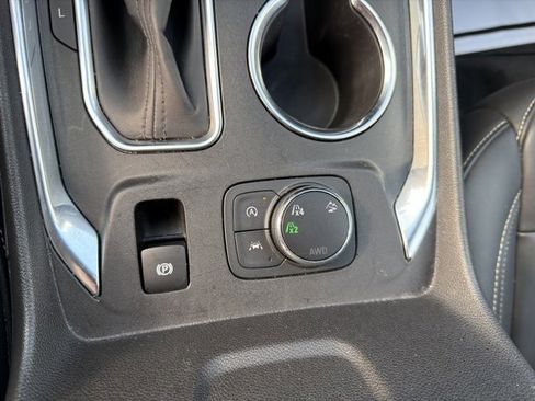 Used 2023 Chevrolet Traverse LT w/ LPO, Floor Liner Package image 30