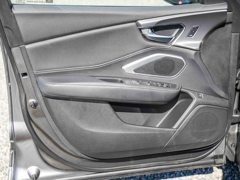 Used 2025 Acura RDX SH-AWD image 19