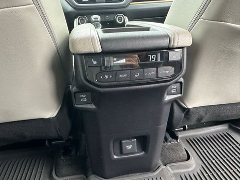 Used 2024 Toyota Grand Highlander AWD image 32