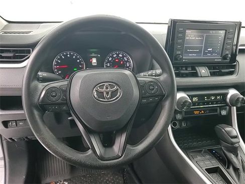 Used 2022 Toyota RAV4 XLE image 19