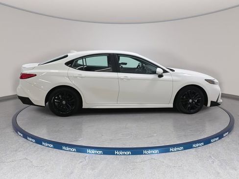 Certified 2025 Toyota Camry SE image 4