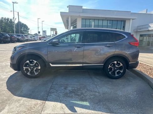 Used 2018 Honda CR-V Touring image 2