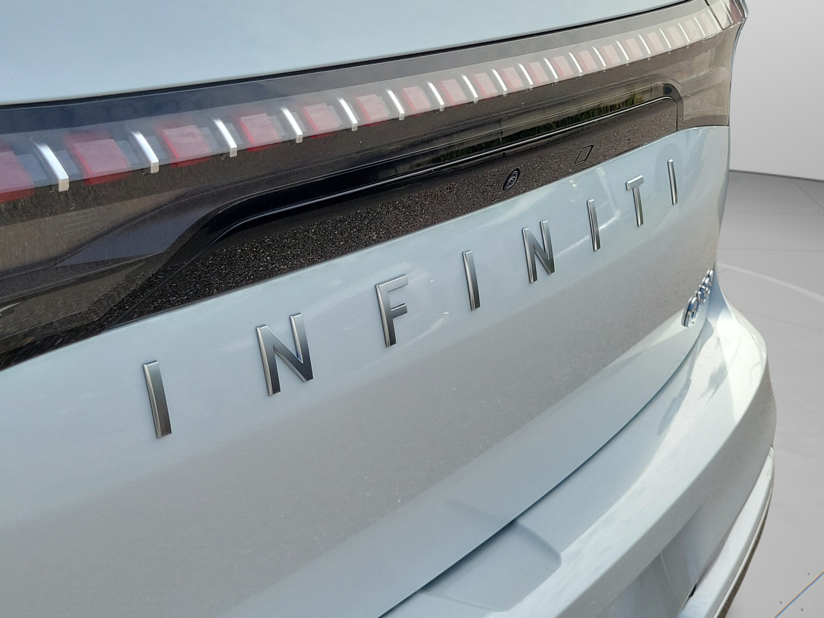 New 2027 INFINITI QX80 Luxe w/ Exterior Package AWD/4WD image 6