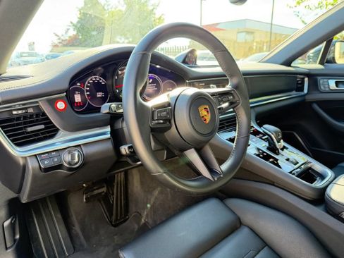 Used 2023 Porsche Panamera 4 Platinum Edition AWD/4WD image 14
