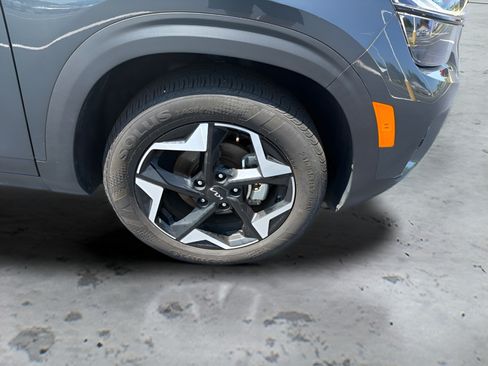 Used 2025 Kia Seltos S FWD image 40