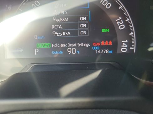 Used 2024 Toyota RAV4 SE image 28