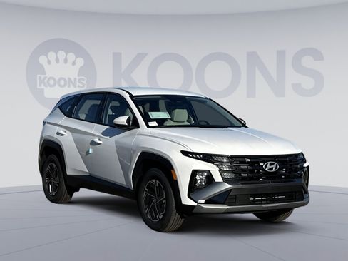 New 2026 Hyundai Tucson Blue SE image 10