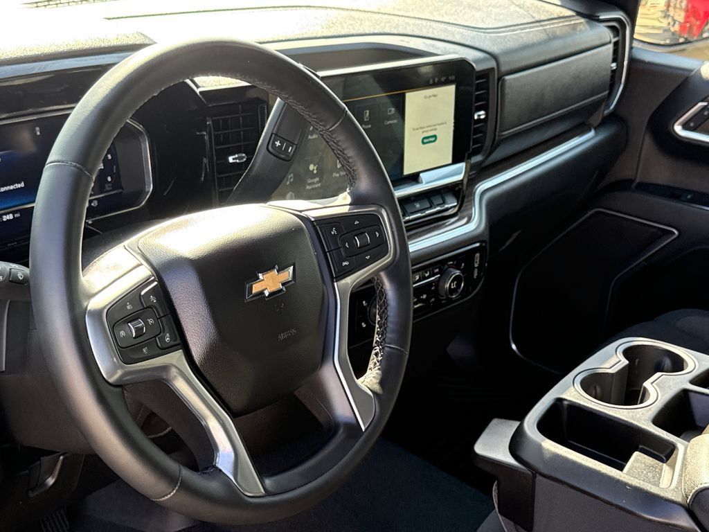Used 2024 Chevrolet Silverado 1500 LT AWD/4WD image 14