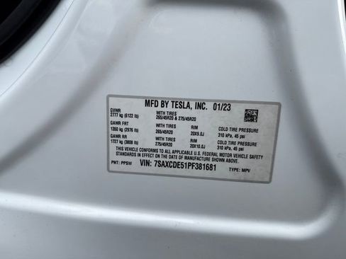 Used 2023 Tesla Model X image 21