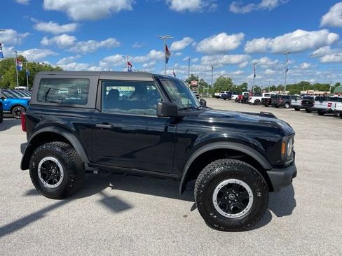 Used 2022 Ford Bronco 2-Door AWD/4WD image 2