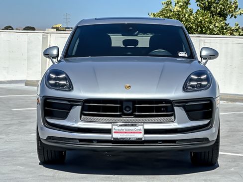 Certified 2026 Porsche Macan AWD/4WD image 11