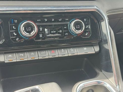 Used 2024 GMC Sierra 1500 Denali Ultimate image 39