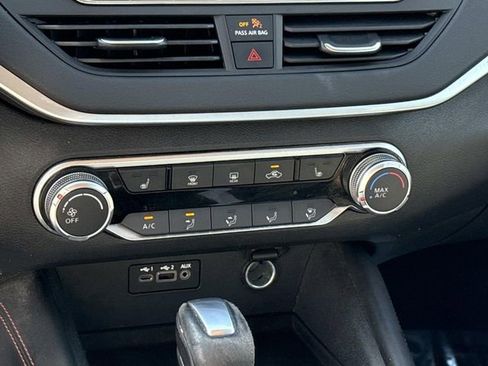 Used 2020 Nissan Altima 2.5 SR w/ Premium Package image 22