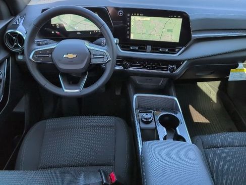 New 2026 Chevrolet Equinox LT w/ Safety and Technology Package FWD image 4