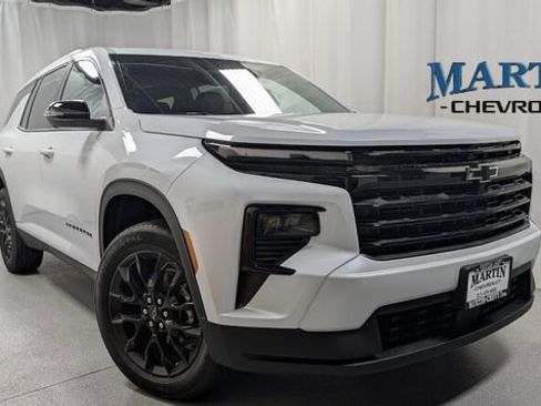 New 2026 Chevrolet Traverse LT w/ Midnight/Sport Edition AWD/4WD image 1