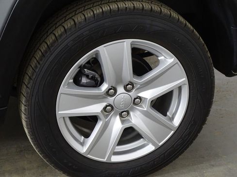 Used 2022 Jeep Compass Latitude w/ Convenience Group image 41