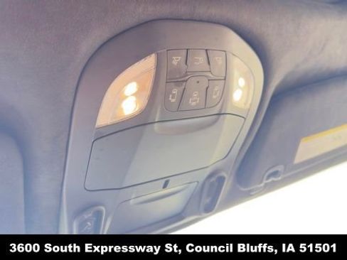 Used 2023 Chrysler Pacifica Pinnacle FWD image 23