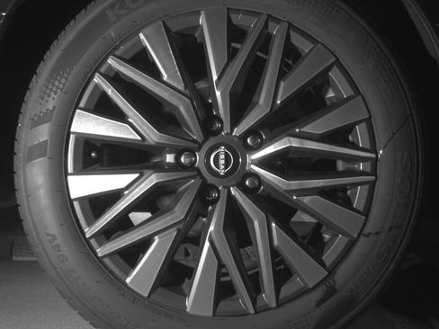 Used 2025 Nissan Altima 2.5 SV image 15