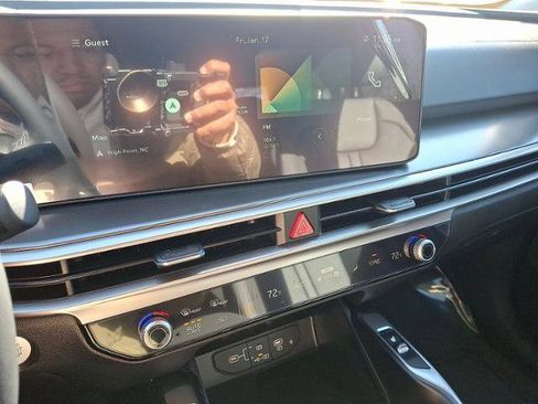 New 2025 Kia Sorento S image 10