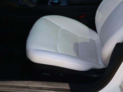 Used 2023 Tesla Model 3 Standard Range RWD image 13