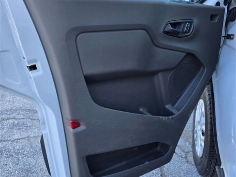 Used 2022 Ford E-Transit Medium Roof RWD image 15