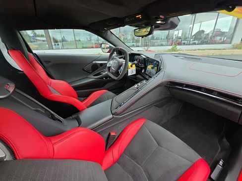 Used 2024 Chevrolet Corvette Stingray Premium Cpe w/ Z51 Performance Package RWD image 23