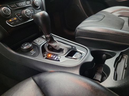 Used 2023 Jeep Cherokee Altitude Lux image 26