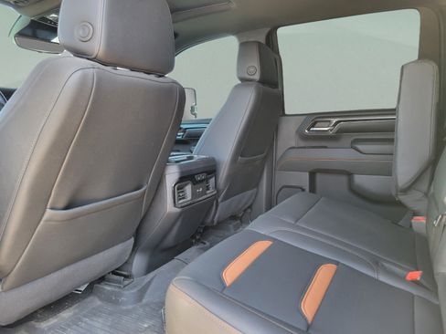 Used 2024 GMC Sierra 3500 AT4 w/ AT4 Premium Plus Package AWD/4WD image 5