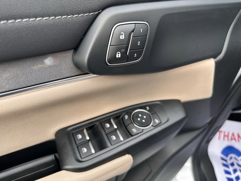 New 2025 Ford Ranger Lariat w/ FX4 Off-Road Package image 17