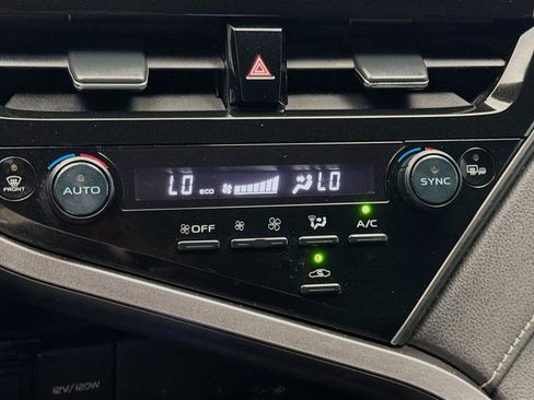 Used 2023 Toyota Camry SE FWD image 10