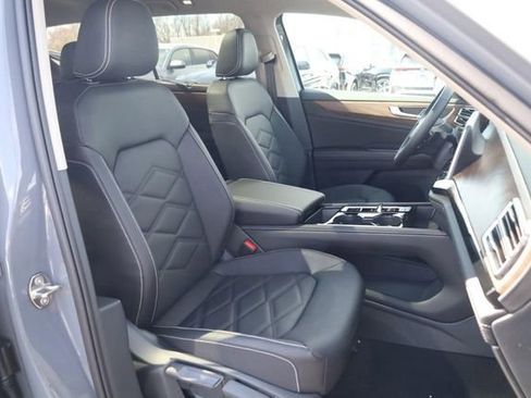 New 2026 Volkswagen Atlas SE FWD image 21