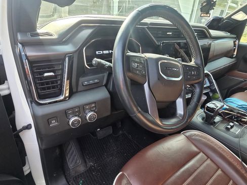 Used 2025 GMC Sierra 1500 Denali Ultimate AWD/4WD image 3