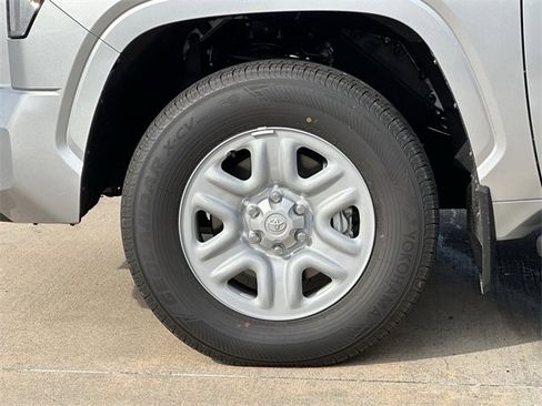 New 2026 Toyota Tundra SR image 8