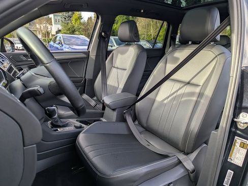 Certified 2023 Volkswagen Tiguan SE R-Line image 27